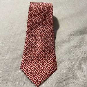 Gorgeous Louis Vuitton tie. Has a very slim not visible snag sold as is.